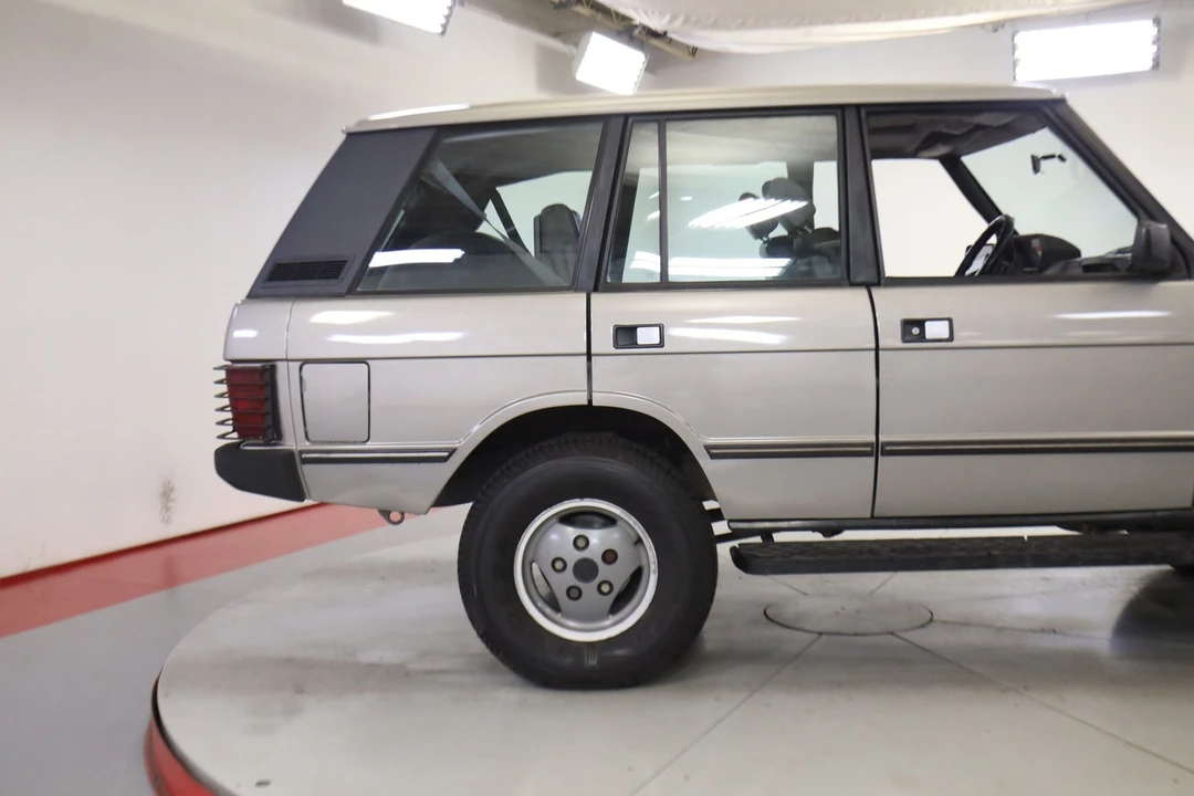 1989 Land Rover Range Rover Classic - Image 9 of 12