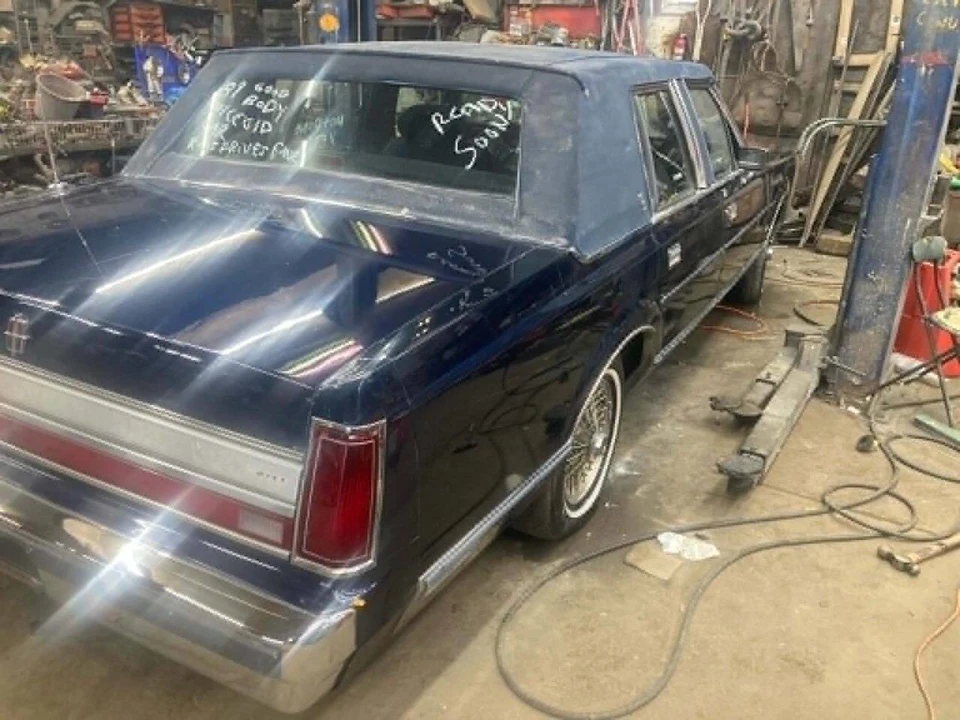 1989 Lincoln Continental 8th Gen - Image 4 of 6
