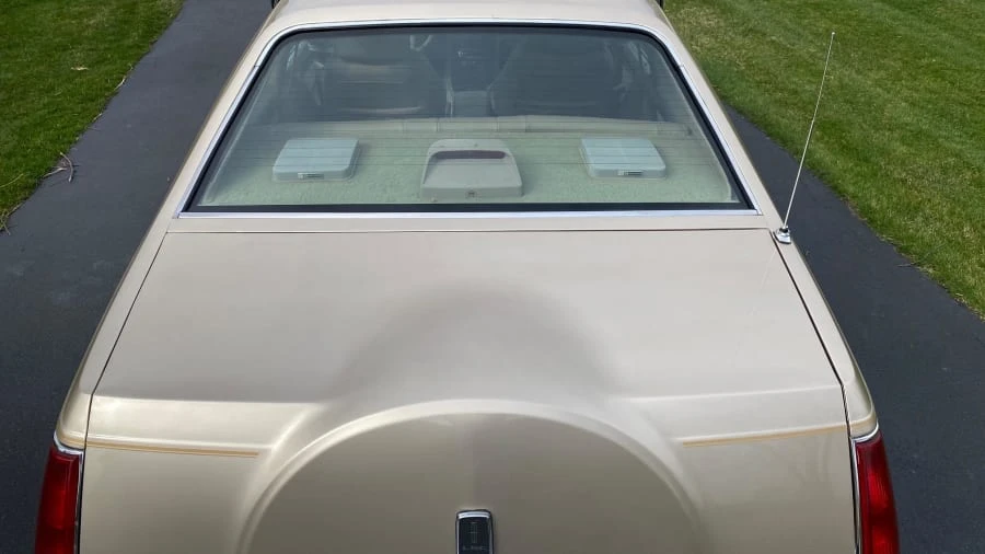 1989 Lincoln Continental Mark VII - Image 7 of 12