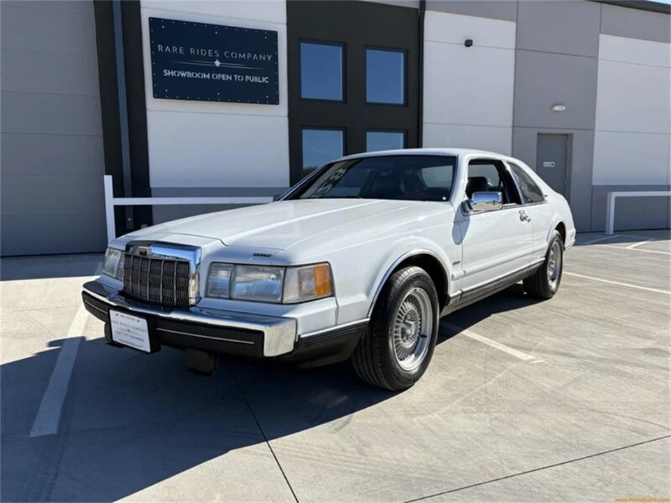 1989 Lincoln Continental Mark VII - Image 9 of 31