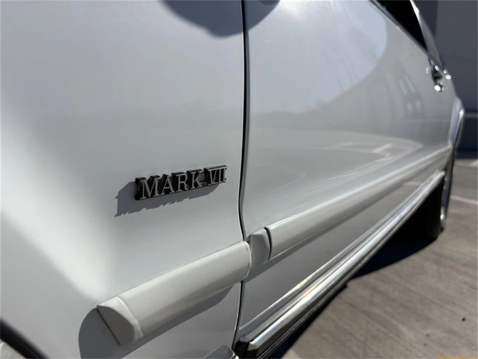 1989 Lincoln Continental Mark VII - Image 25 of 31