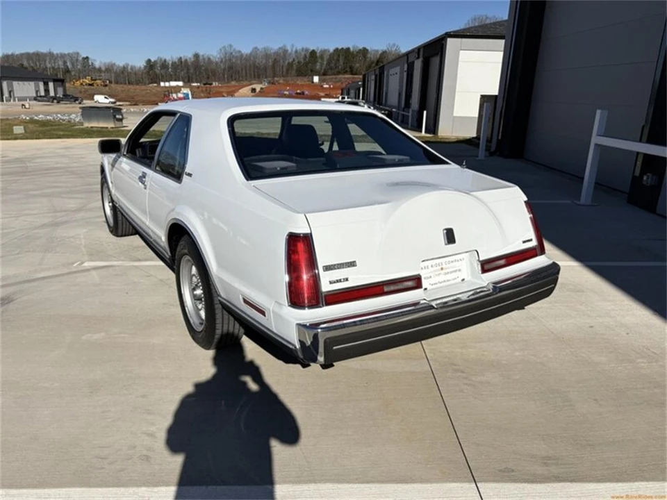 1989 Lincoln Continental Mark VII - Image 3 of 31