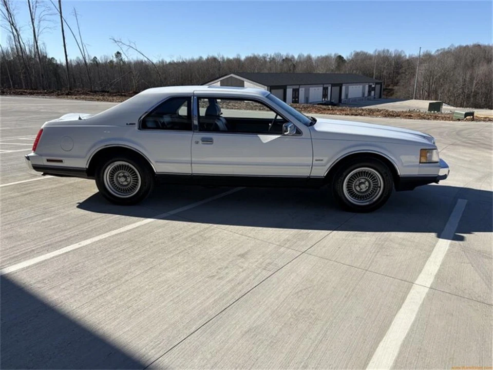 1989 Lincoln Continental Mark VII - Image 19 of 31