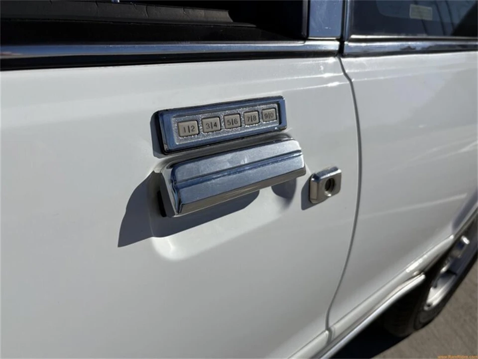 1989 Lincoln Continental Mark VII - Image 26 of 31