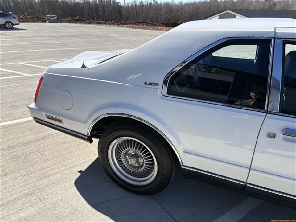 1989 Lincoln Continental Mark VII - Image 16 of 31