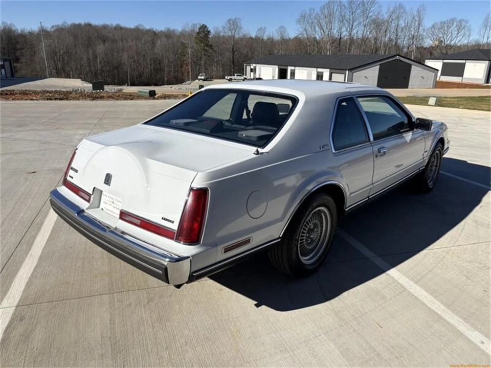 1989 Lincoln Continental Mark VII - Image 4 of 31