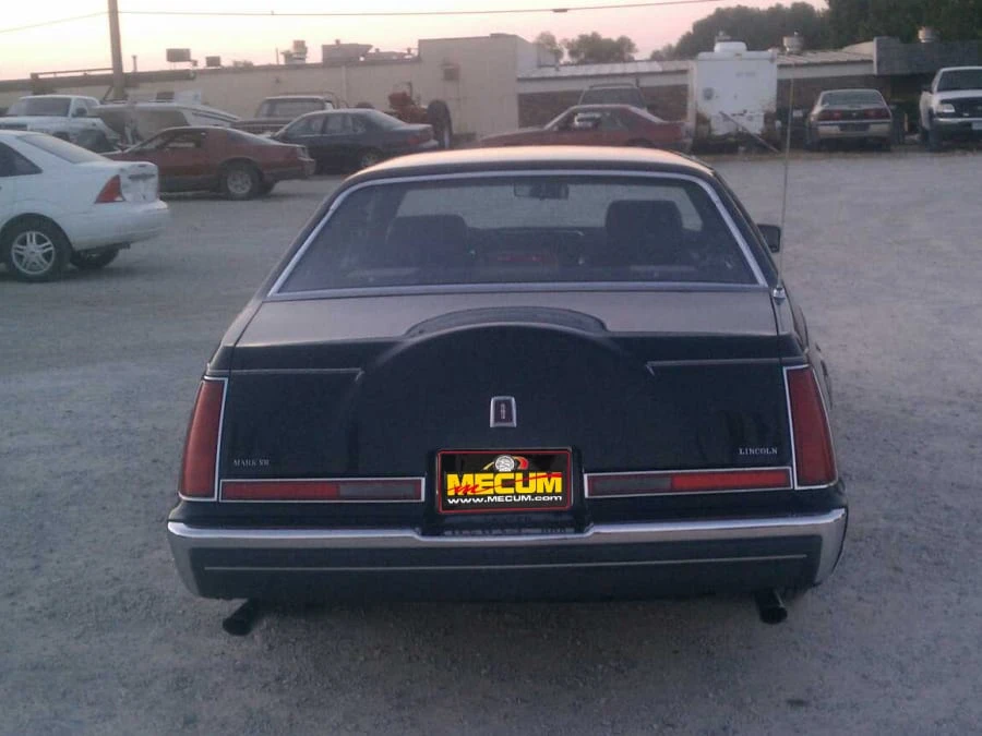 1989 Lincoln Continental Mark VII - Image 5 of 6