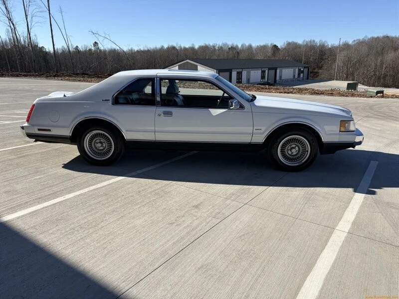 1989 Lincoln Continental Mark VII - Image 19 of 31