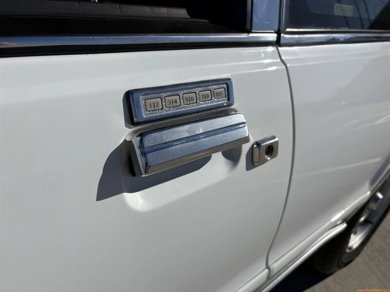 1989 Lincoln Continental Mark VII - Image 26 of 31