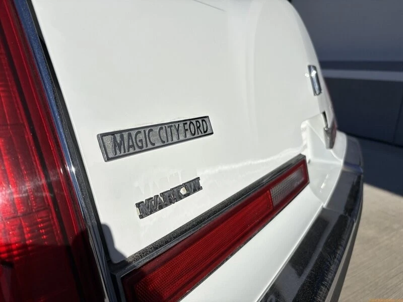 1989 Lincoln Continental Mark VII - Image 29 of 31