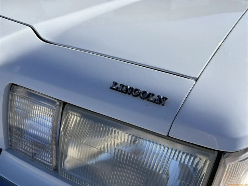 1989 Lincoln Continental Mark VII - Image 22 of 31
