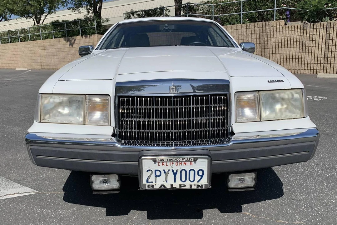 1989 Lincoln Continental Mark VII - Image 2 of 5