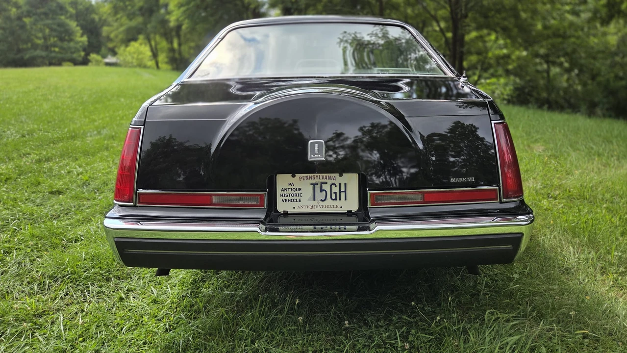 1989 Lincoln Continental Mark VII - Image 15 of 31