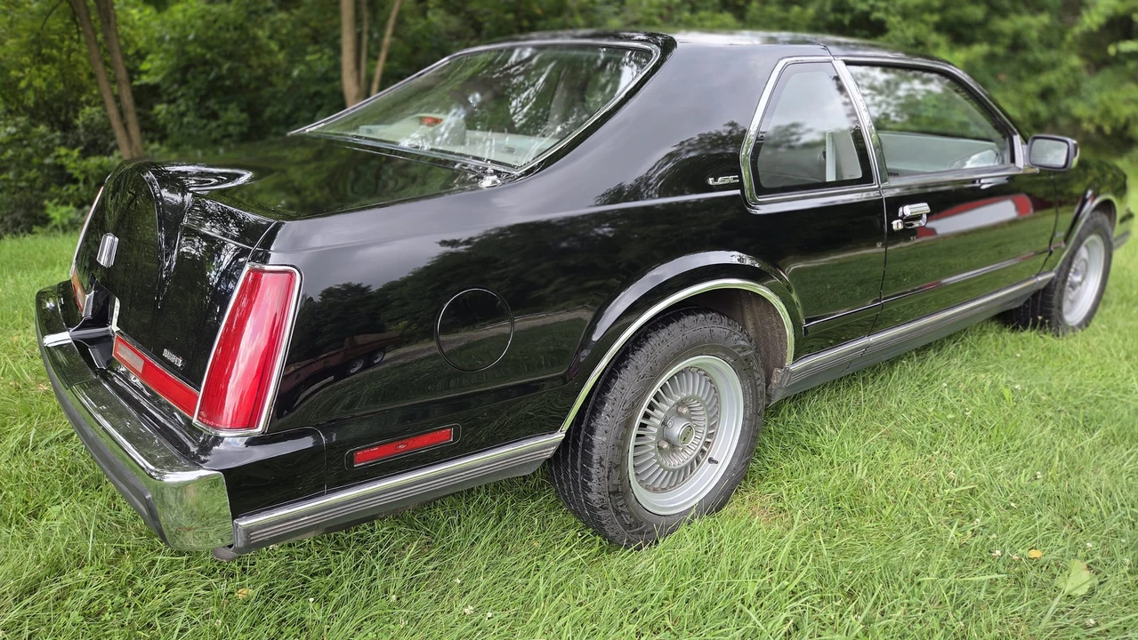 1989 Lincoln Continental Mark VII - Image 12 of 31
