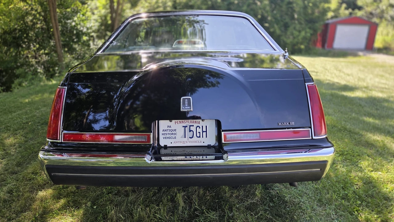 1989 Lincoln Continental Mark VII - Image 16 of 31