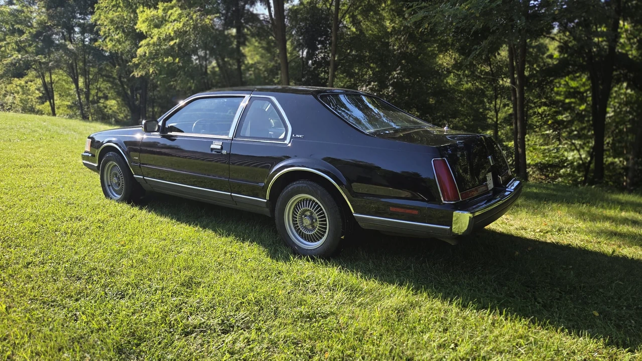 1989 Lincoln Continental Mark VII - Image 17 of 31
