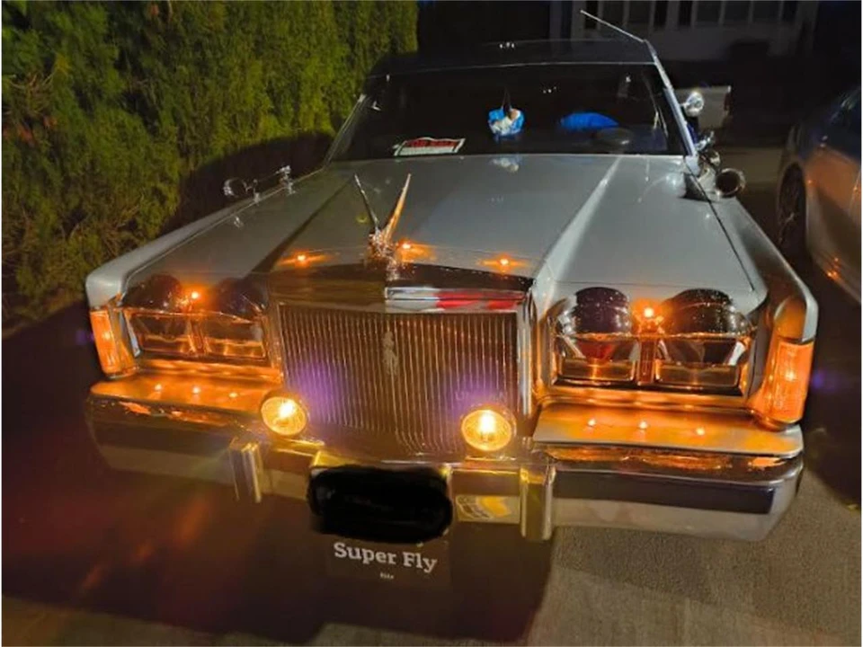 1989 Lincoln Town Car - Image 2 of 11