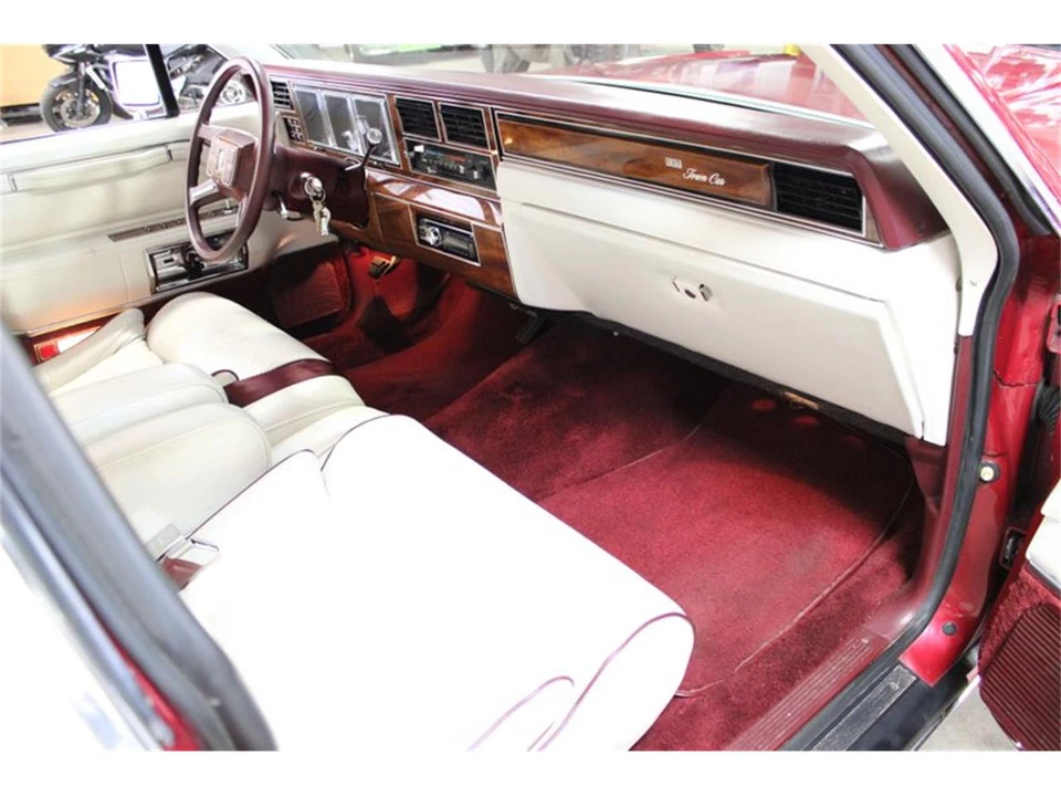 1989 Lincoln Town Car - Image 28 of 31
