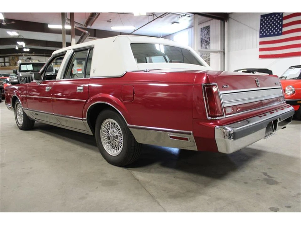 1989 Lincoln Town Car - Image 4 of 31