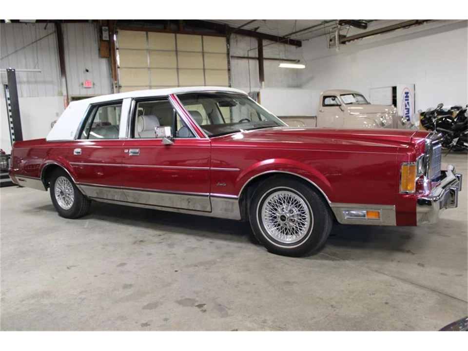 1989 Lincoln Town Car - Image 8 of 31