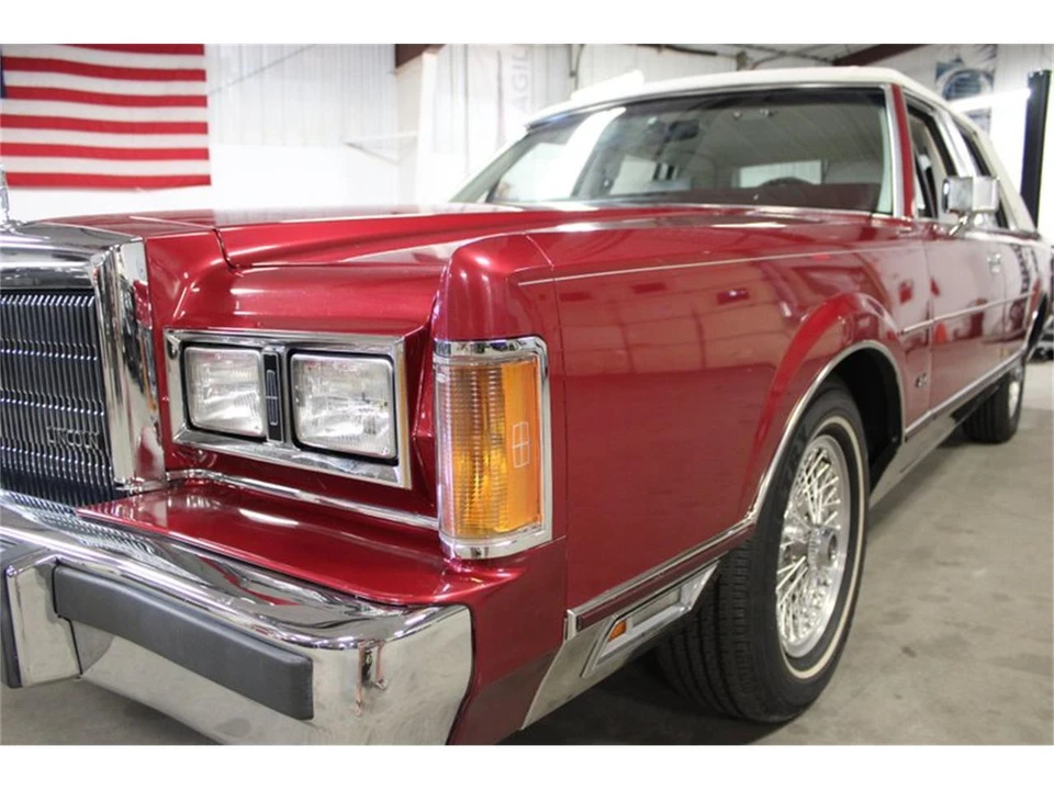 1989 Lincoln Town Car - Image 11 of 31