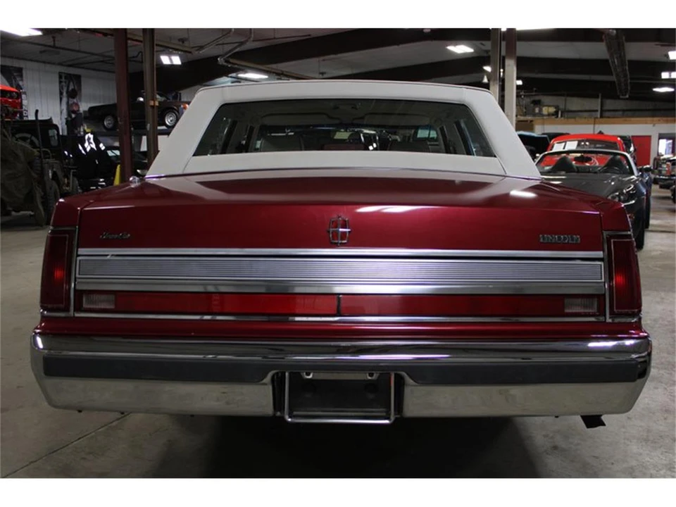 1989 Lincoln Town Car - Image 5 of 31