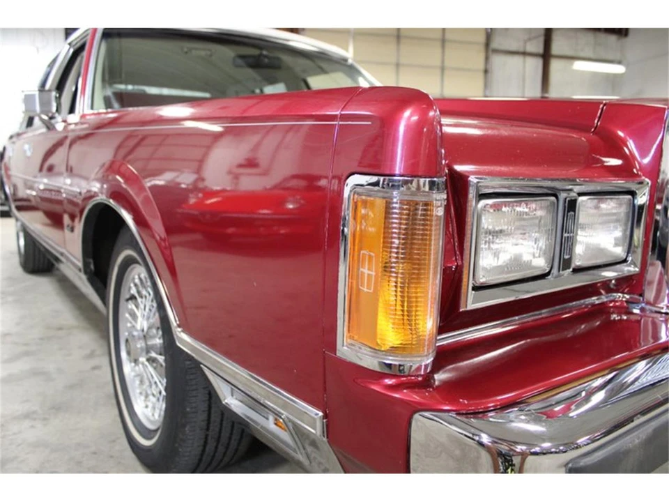 1989 Lincoln Town Car - Image 14 of 31