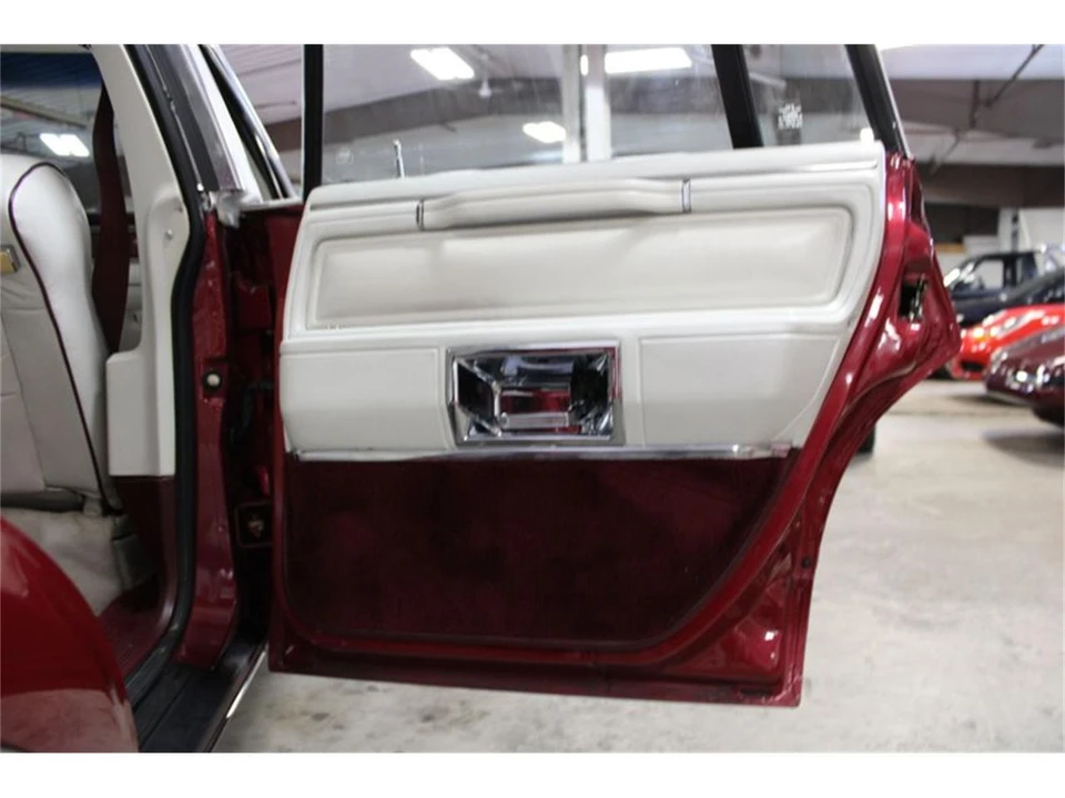 1989 Lincoln Town Car - Image 30 of 31