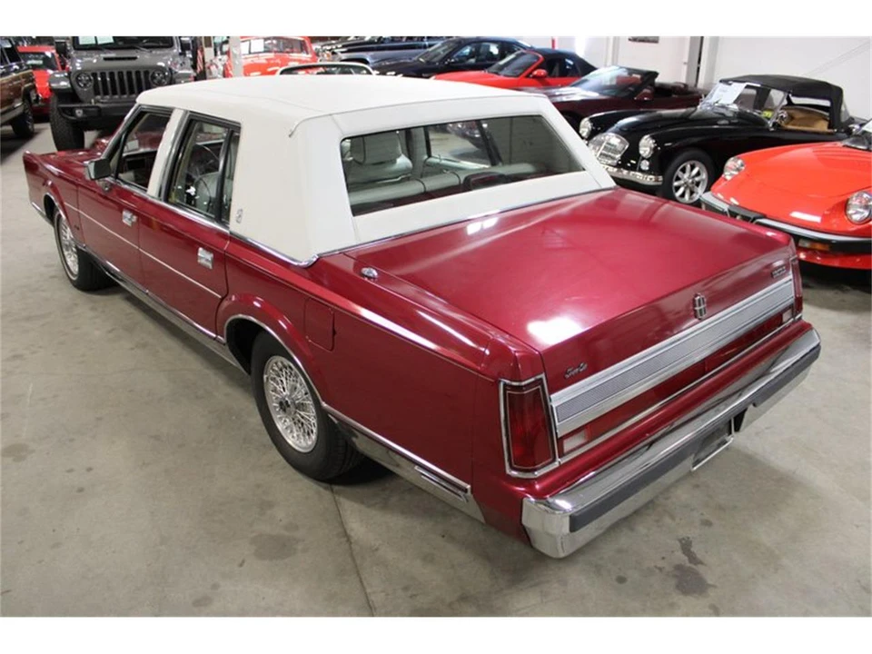 1989 Lincoln Town Car - Image 18 of 31