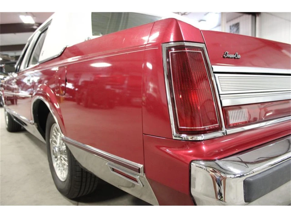 1989 Lincoln Town Car - Image 12 of 31