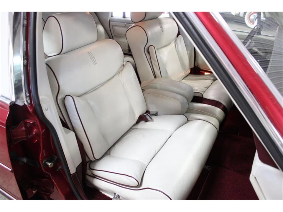 1989 Lincoln Town Car - Image 27 of 31