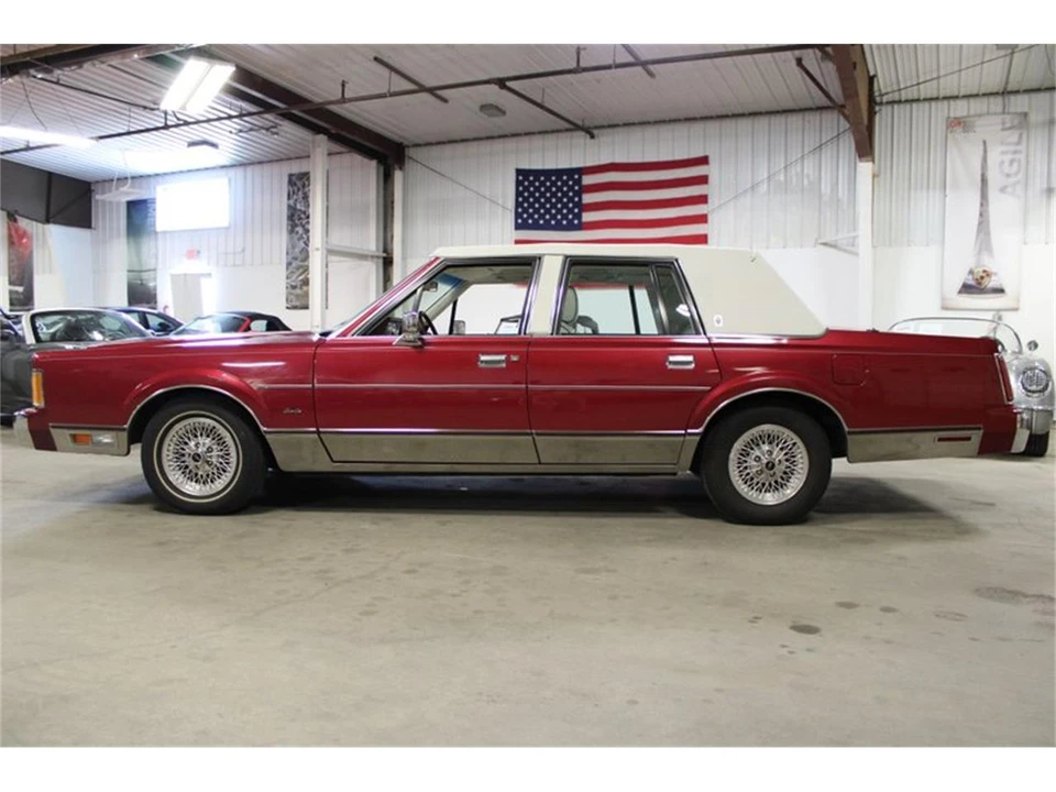 1989 Lincoln Town Car - Image 3 of 31