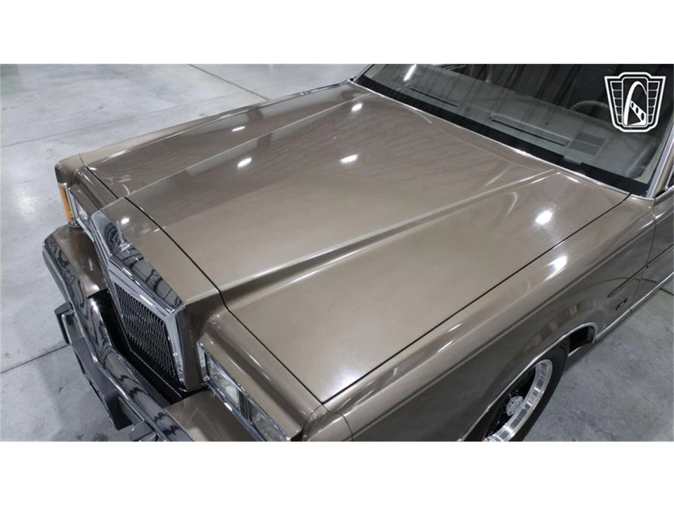 1989 Lincoln Town Car - Image 25 of 31