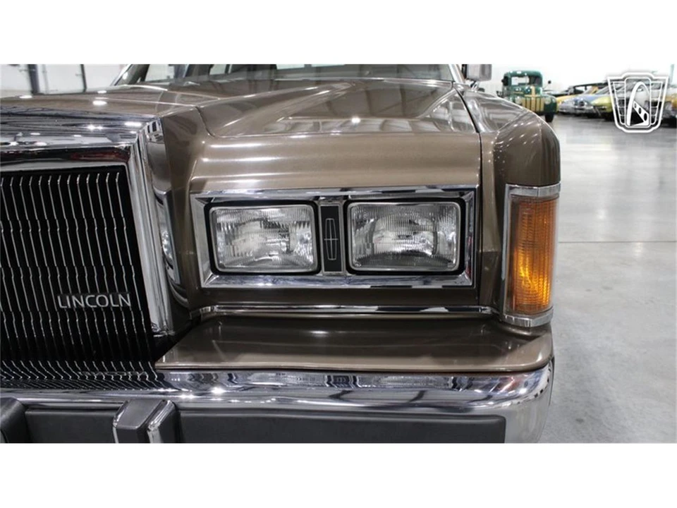 1989 Lincoln Town Car - Image 31 of 31
