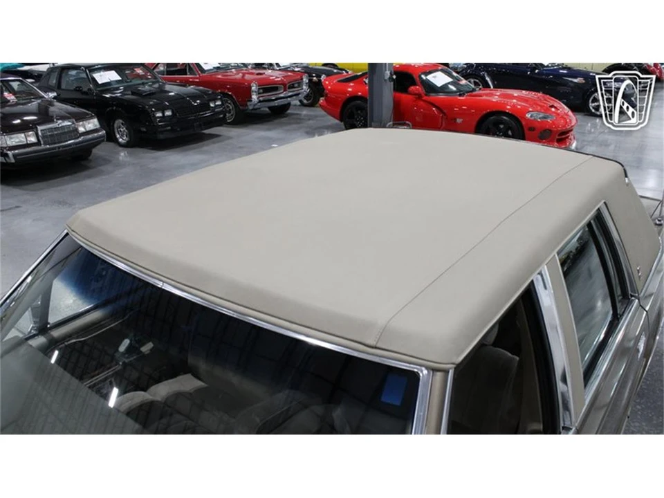 1989 Lincoln Town Car - Image 26 of 31