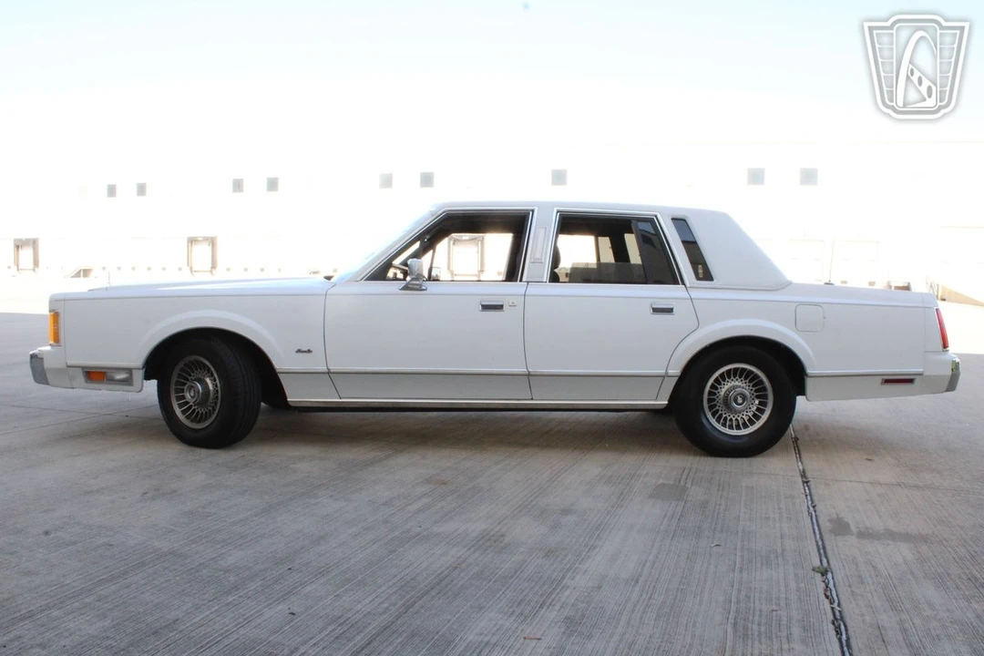 1989 Lincoln Town Car - Image 5 of 12