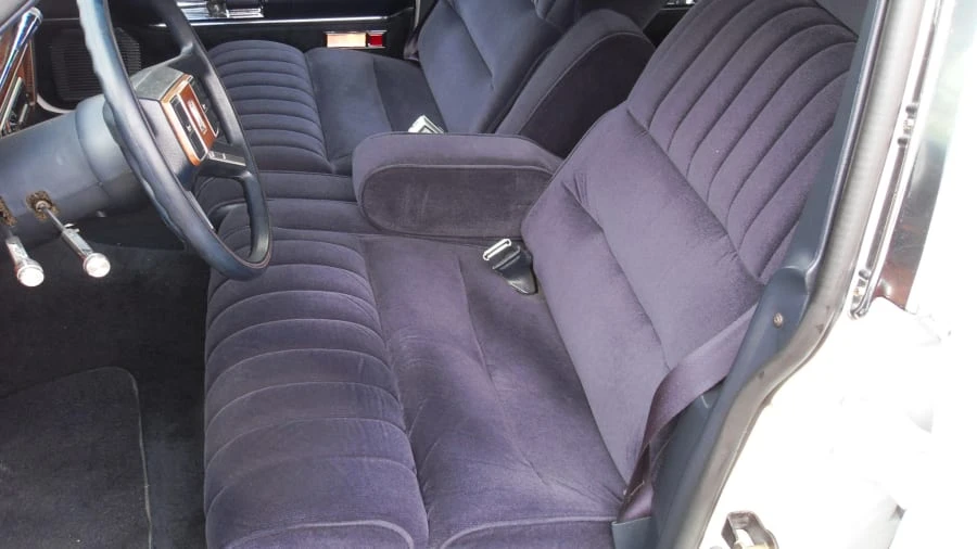 1989 Lincoln Town Car - Image 3 of 17