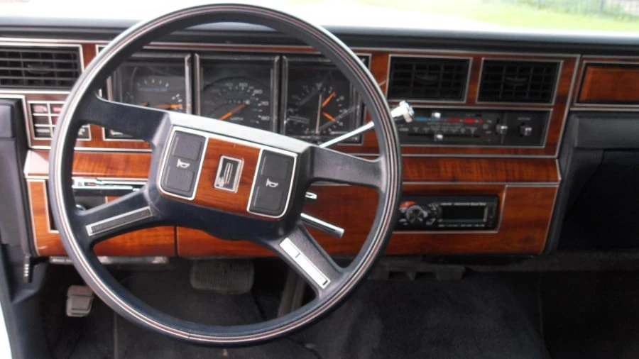 1989 Lincoln Town Car - Image 5 of 17
