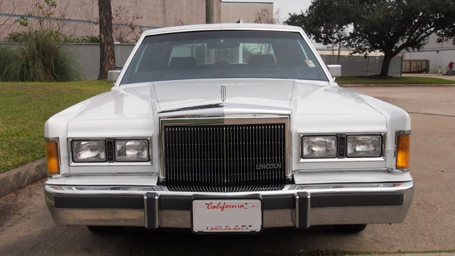 1989 Lincoln Town Car - Image 14 of 17