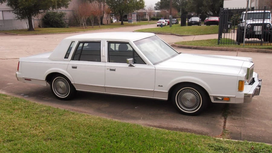 1989 Lincoln Town Car - Image 17 of 17