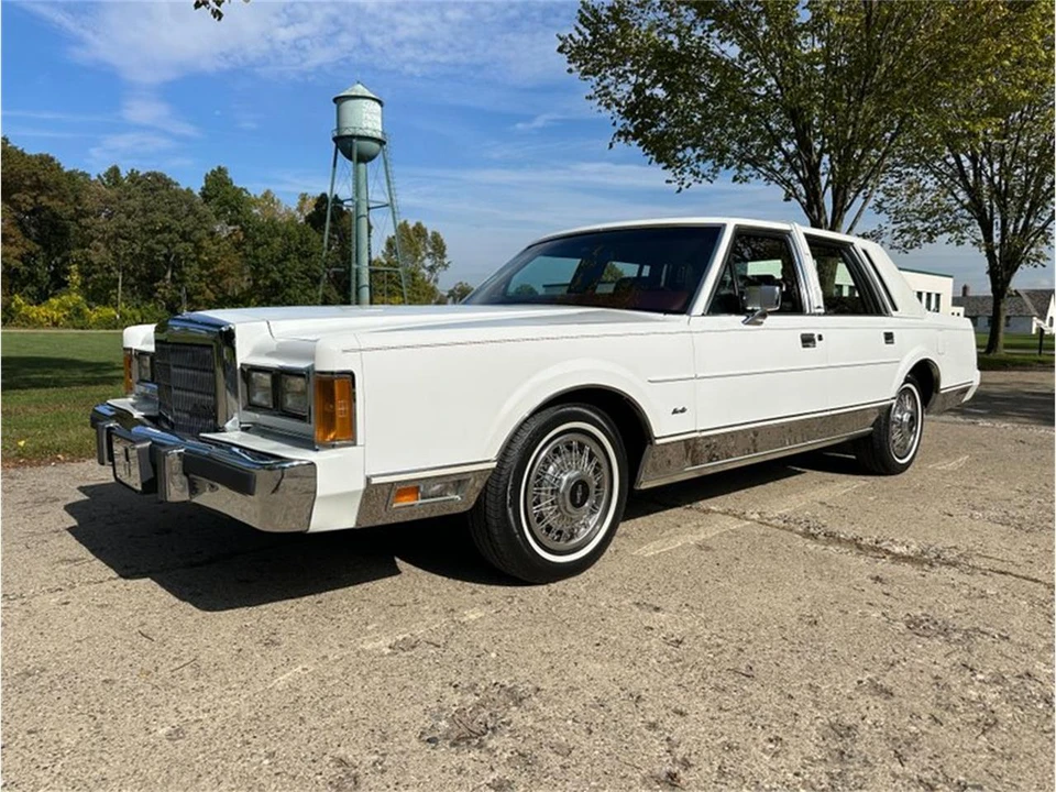 1989 Lincoln Town Car - Image 30 of 31