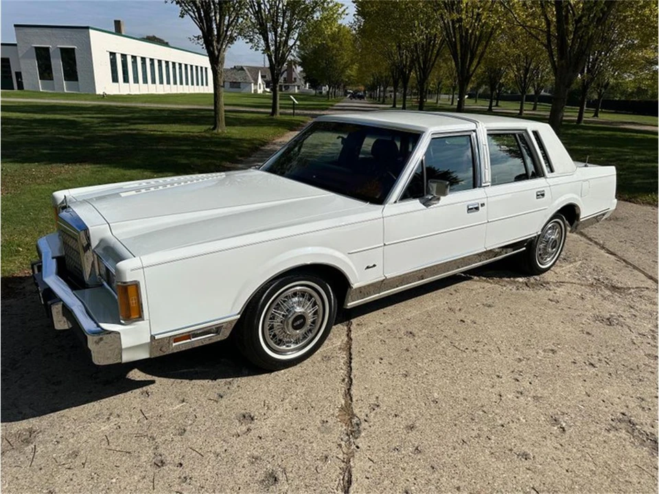1989 Lincoln Town Car - Image 29 of 31