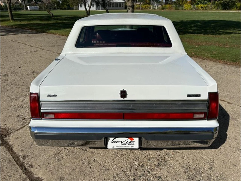 1989 Lincoln Town Car - Image 14 of 31