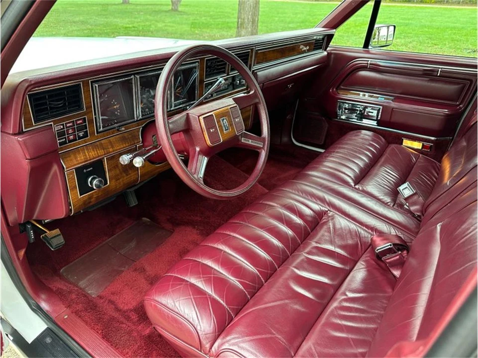 1989 Lincoln Town Car - Image 15 of 31