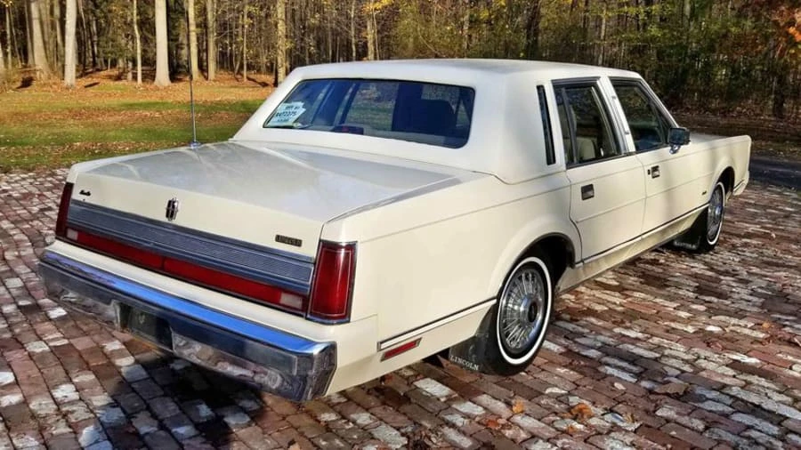 1989 Lincoln Town Car - Image 3 of 19