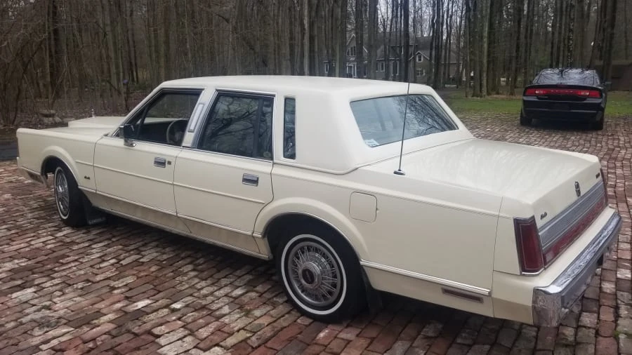1989 Lincoln Town Car - Image 8 of 19