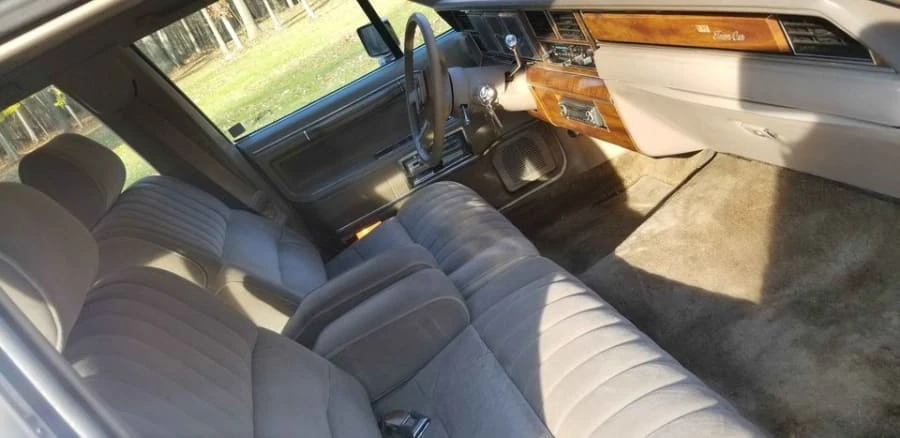 1989 Lincoln Town Car - Image 13 of 19