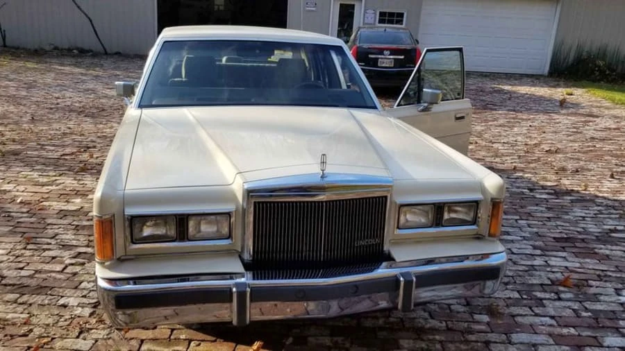 1989 Lincoln Town Car - Image 4 of 19
