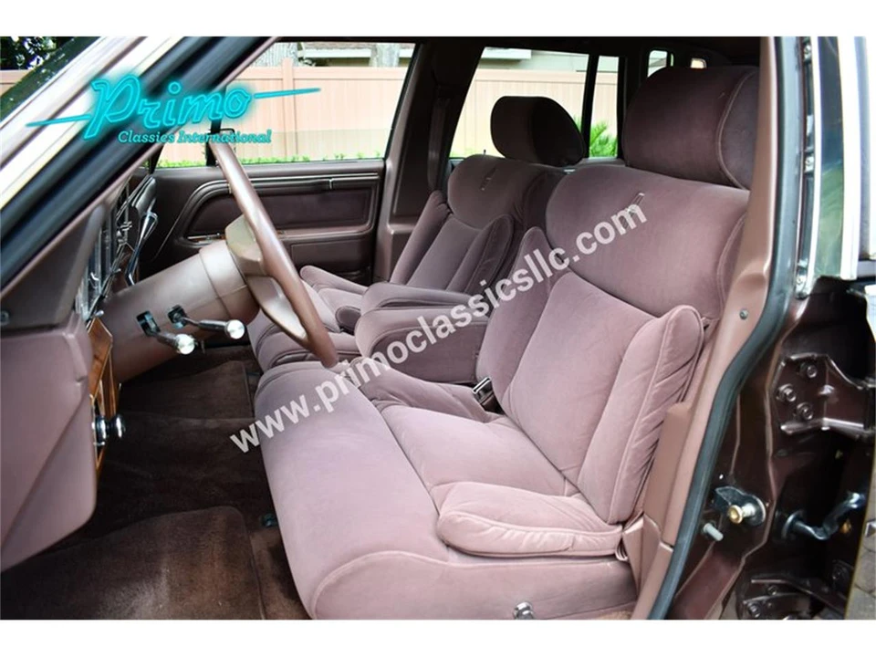 1989 Lincoln Town Car - Image 11 of 31