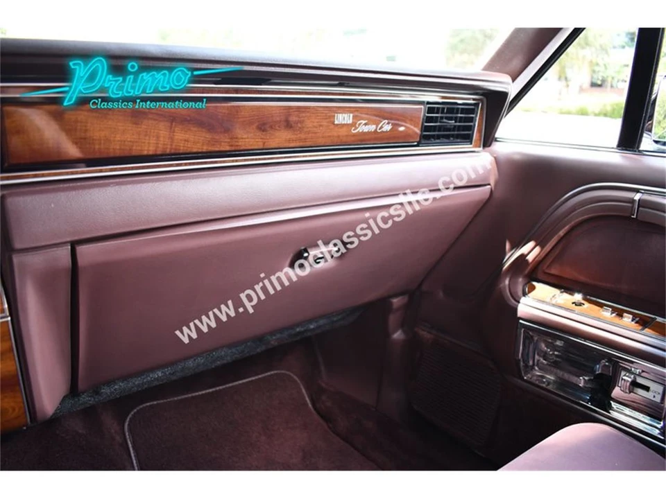 1989 Lincoln Town Car - Image 19 of 31